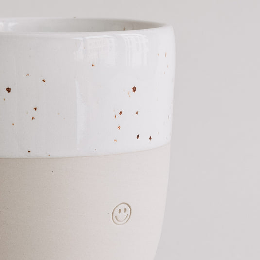 Steingut Becher "Smiley"