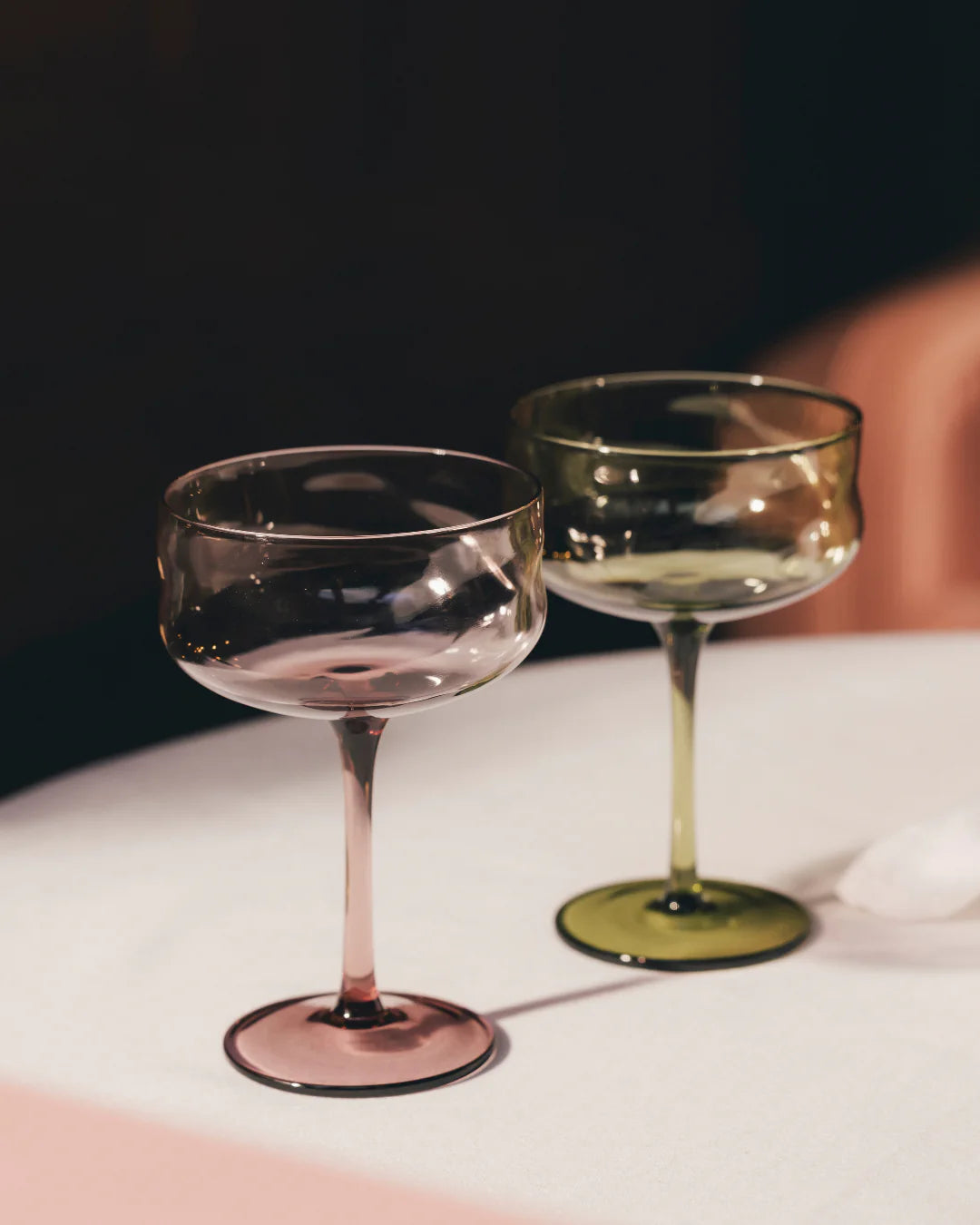 Swirl Champagne Coupe - 2er Set in Moosgrün