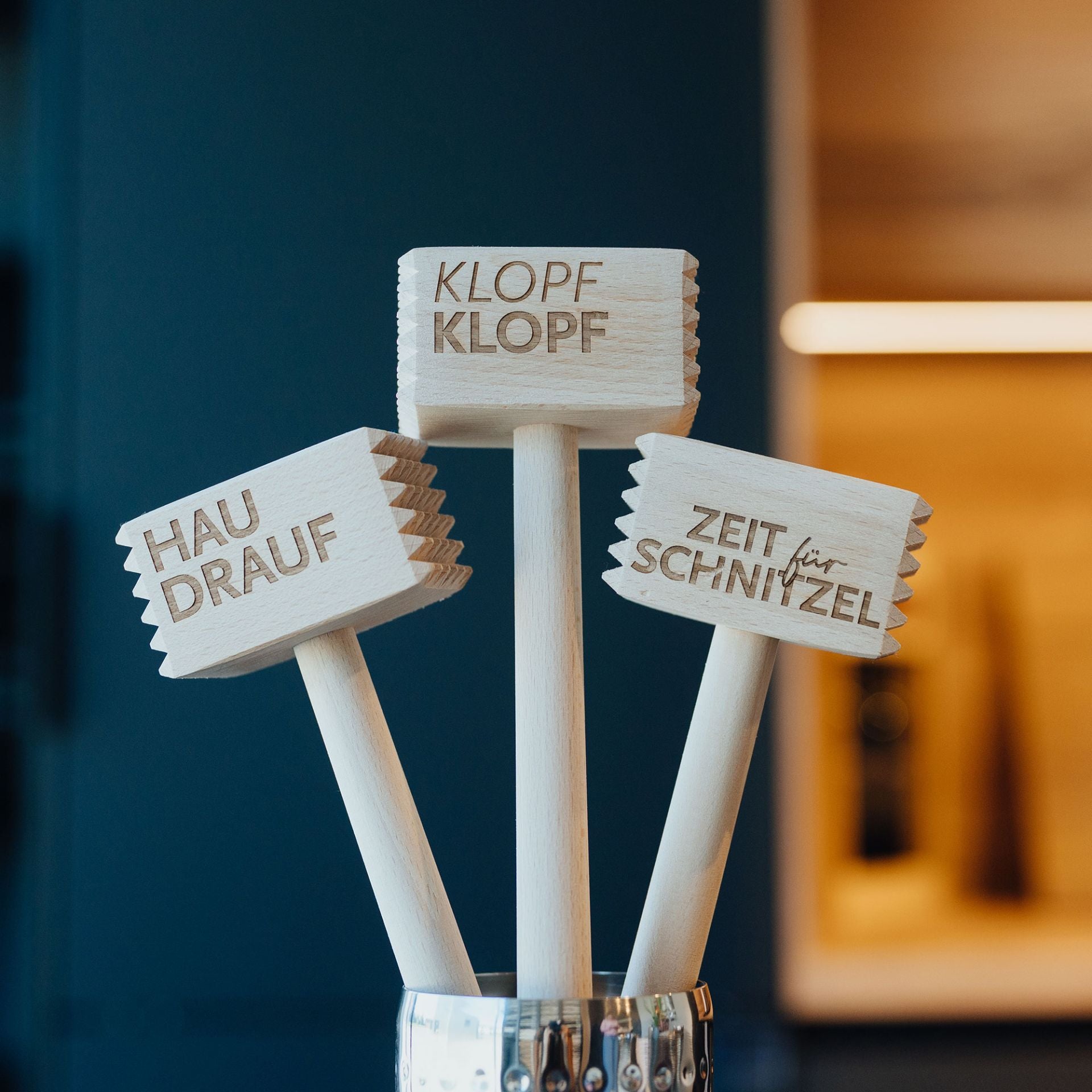 FLEISCHKLOPFER MIT GRAVUR