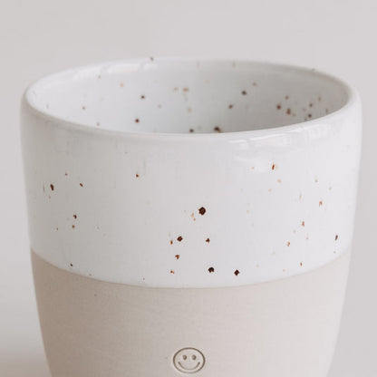Steingut Becher "Smiley"