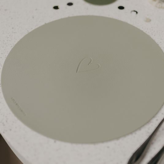 Wendbare Platzsets aus Kunstleder - grün - Herz