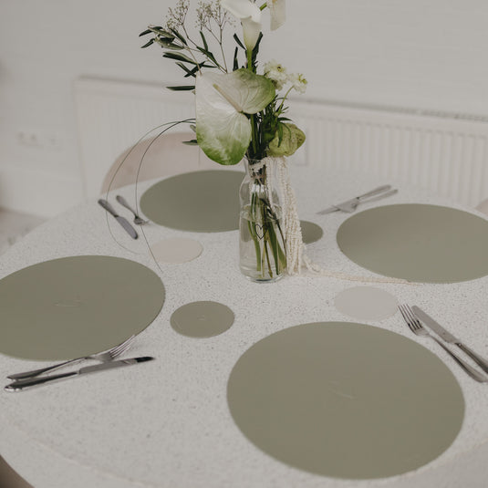 Wendbare Platzsets aus Kunstleder - grün - Herz