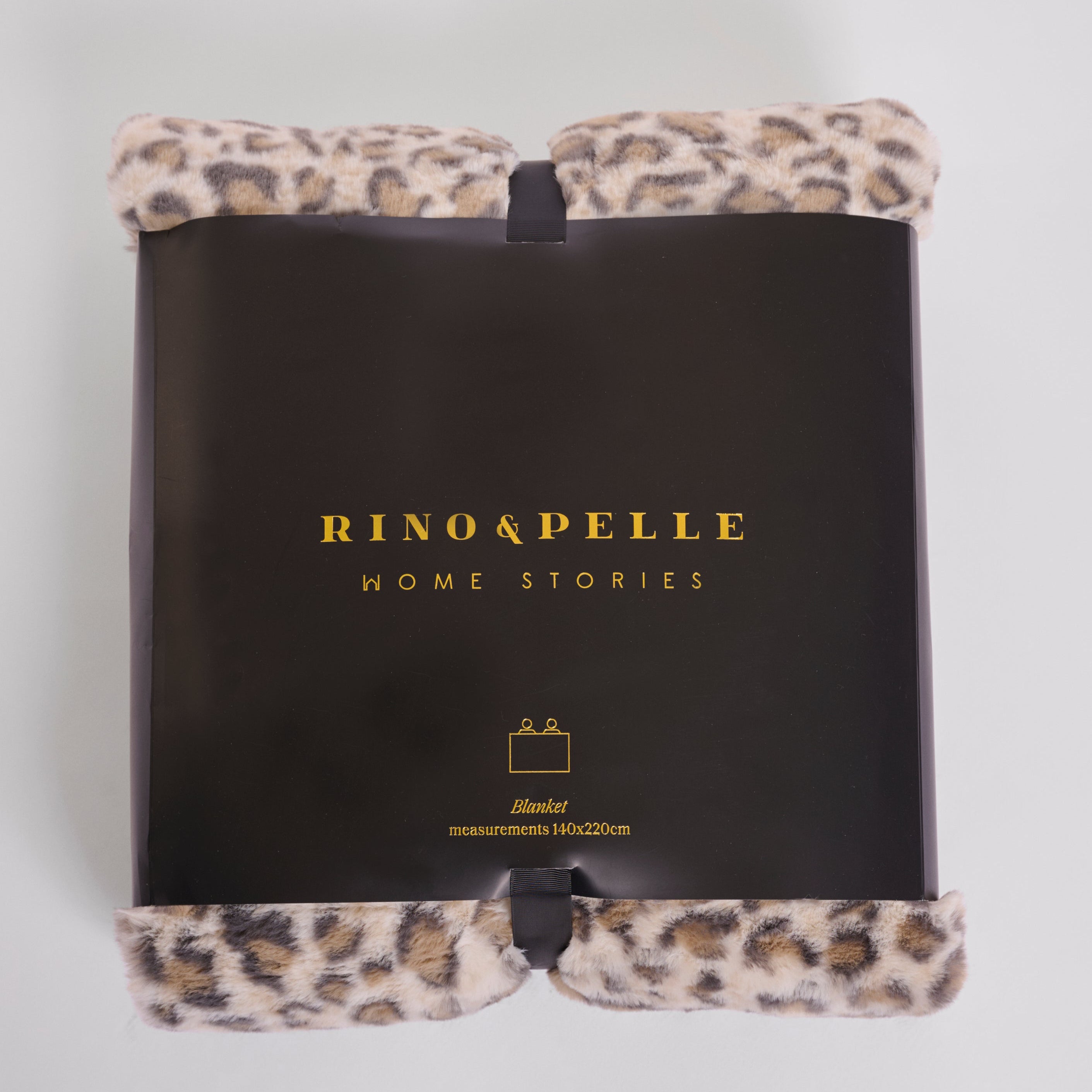 Keslin Leodecke Faux fur blanket