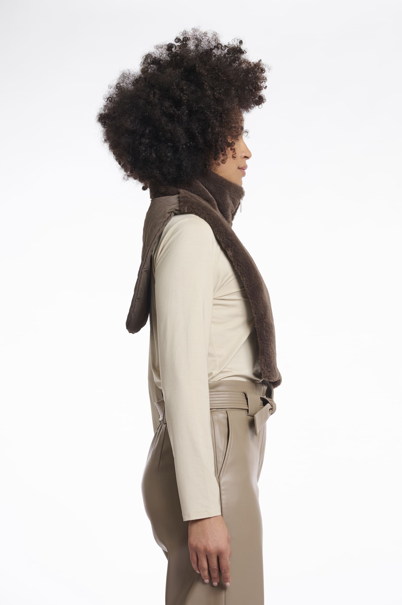 Nura Fellkragen dark toffee