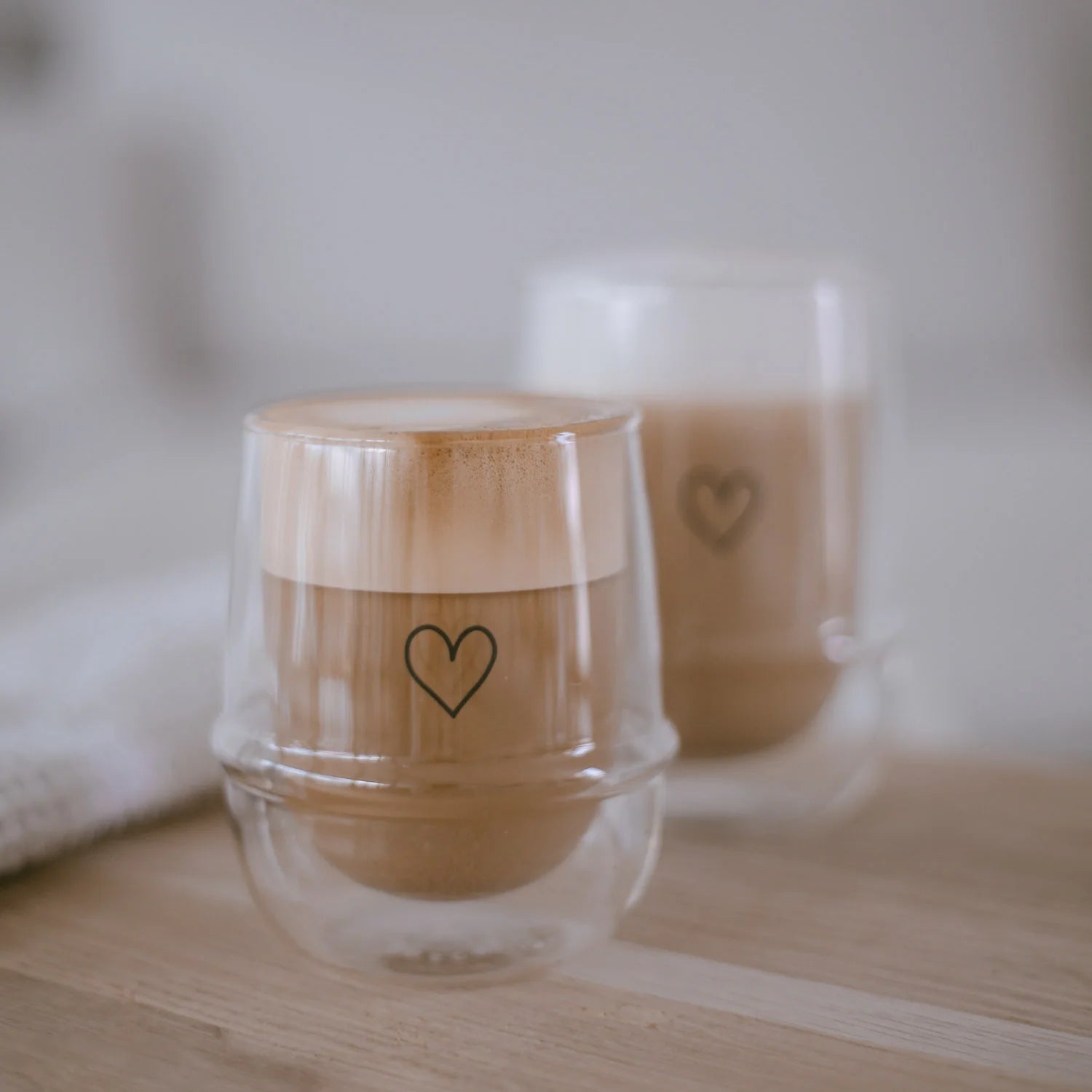 Doppelwandiges Cappuccino Glas Herz