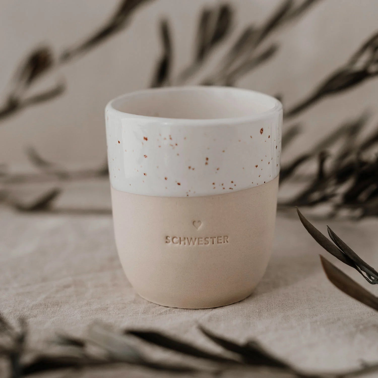 Steingut Becher "Schwester"