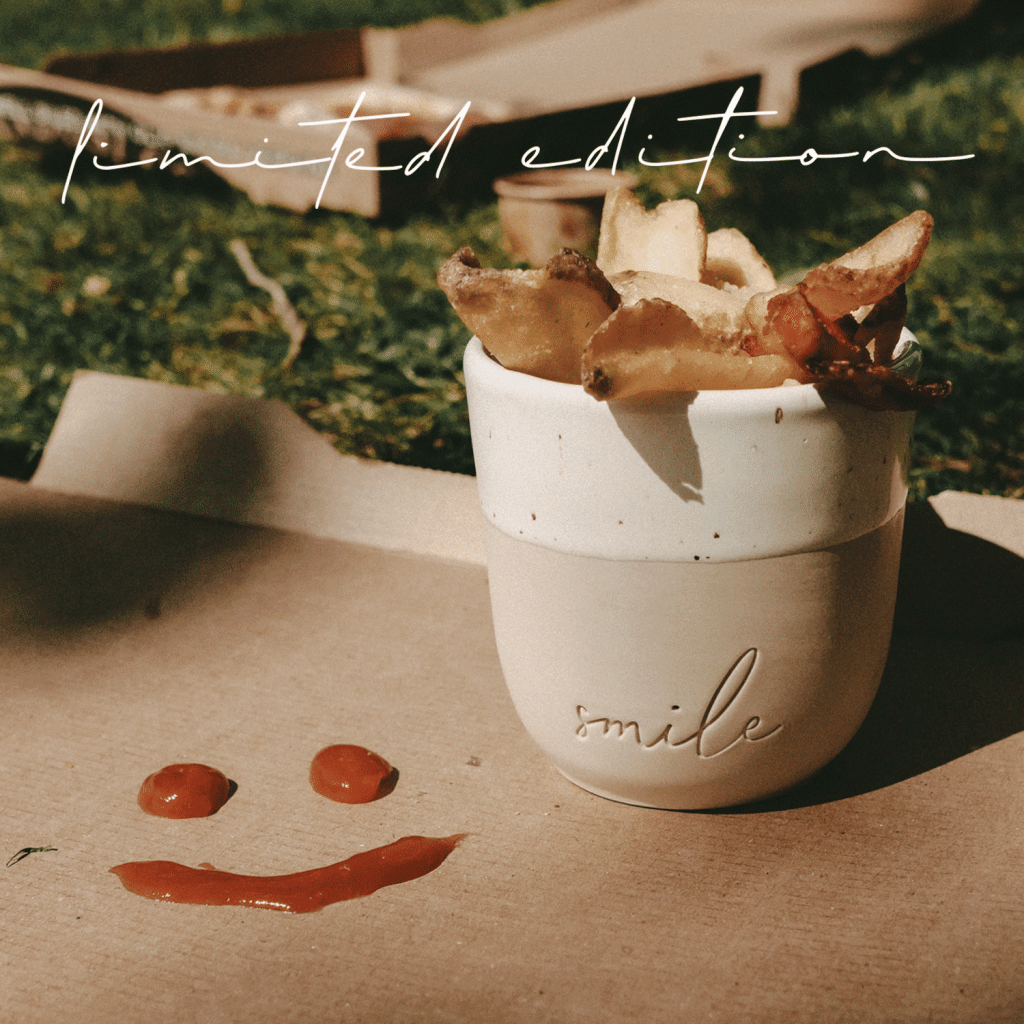 Steingut Becher LTD "Smile"