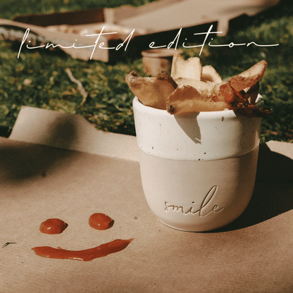 Steingut Becher LTD "Smile"