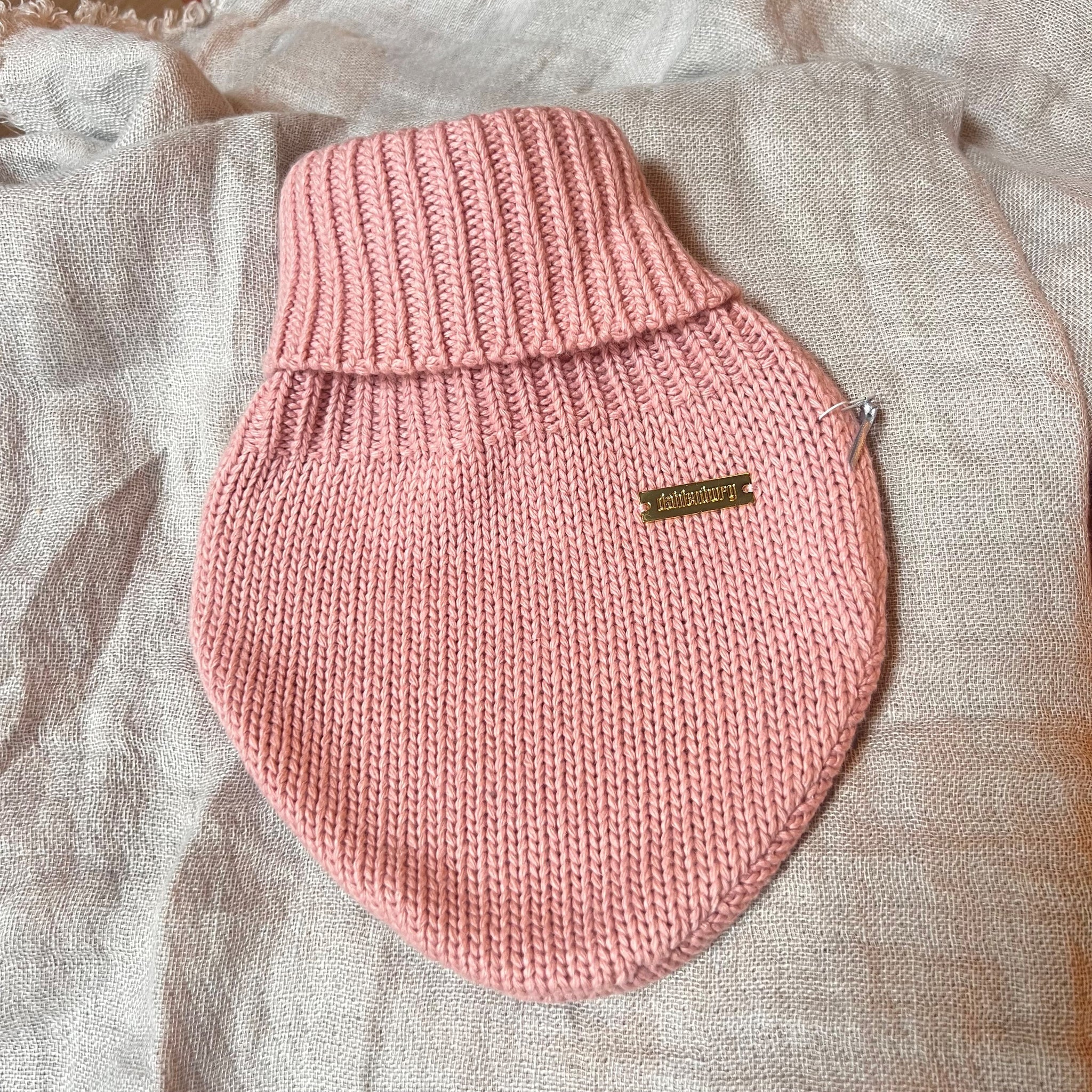 Wärmflasche in Herzfom mit Strickhülle